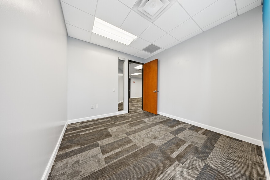More Photos Of 121-189 S Orange Ave, Orlando Office Residential For Lease