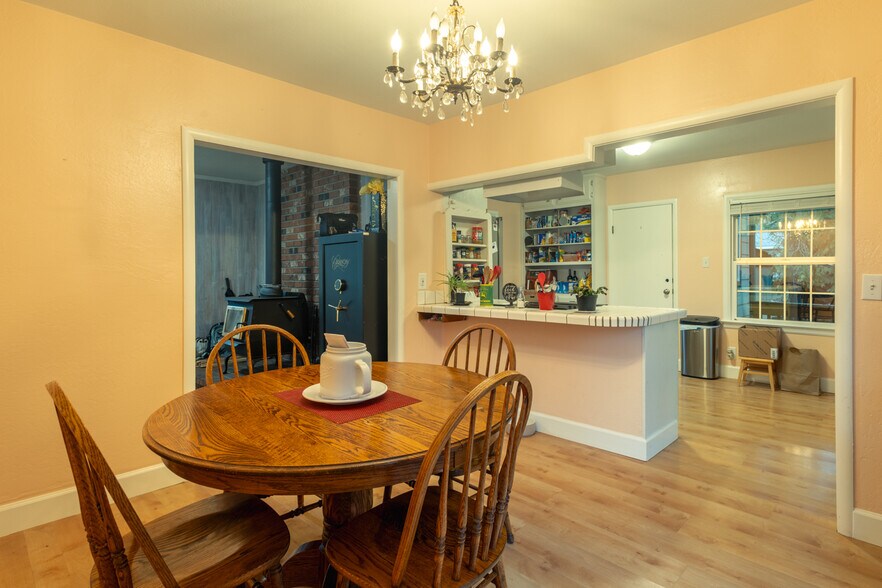 More Photos Of 3311 Rogue River Hwy, Gold Hill Specialty For Sale