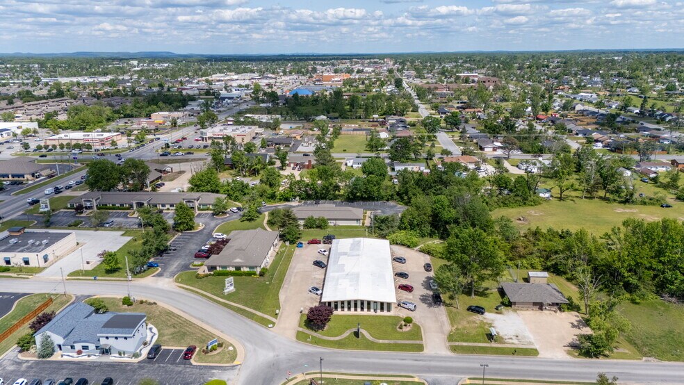 More Photos Of 201 S 20th St, Rogers Loft Creative Space For Lease