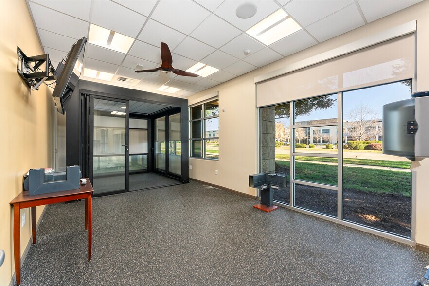 More Photos Of 975 Reserve Dr, Roseville Medical For Sale