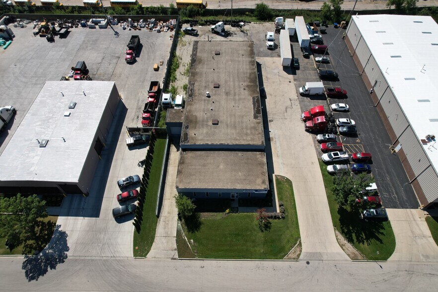 More Photos Of 1103 Morse Ave, Schaumburg Service For Lease