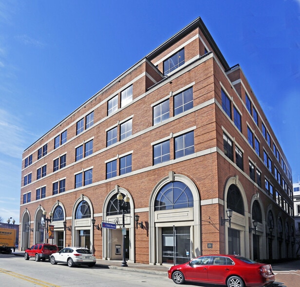 More Photos Of 625 S Gay St, Knoxville Office For Lease