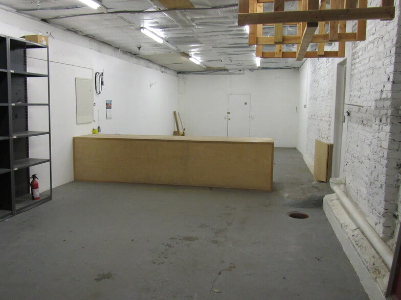 More Photos Of 32 Aqueduct St, Ossining Warehouse For Lease