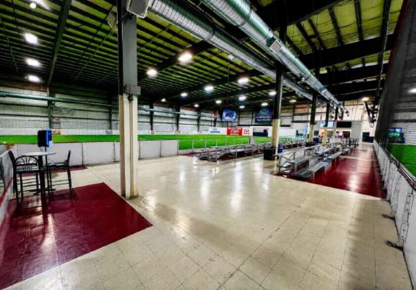 More Photos Of 3601 145th St, Burnsville Sports And Entertainment For Lease