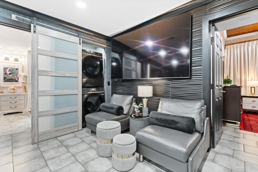 More Photos Of 2366 Main St, Ramona Office For Sale