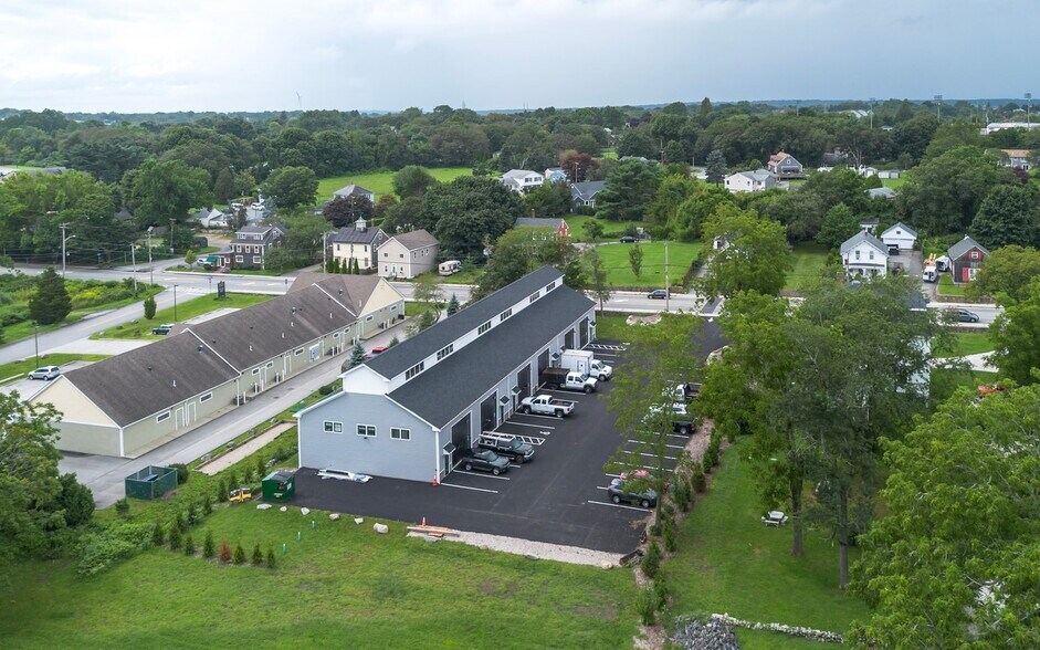 Primary Photo Of 2951 E Main Rd, Portsmouth Warehouse For Lease