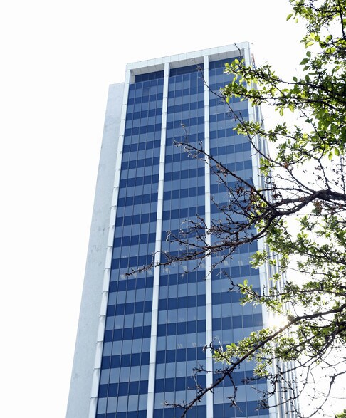 More Photos Of 110 W Berry St, Fort Wayne Office For Lease