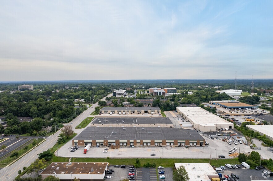 More Photos Of 1131-1151 N Warson Rd, Saint Louis Warehouse For Lease