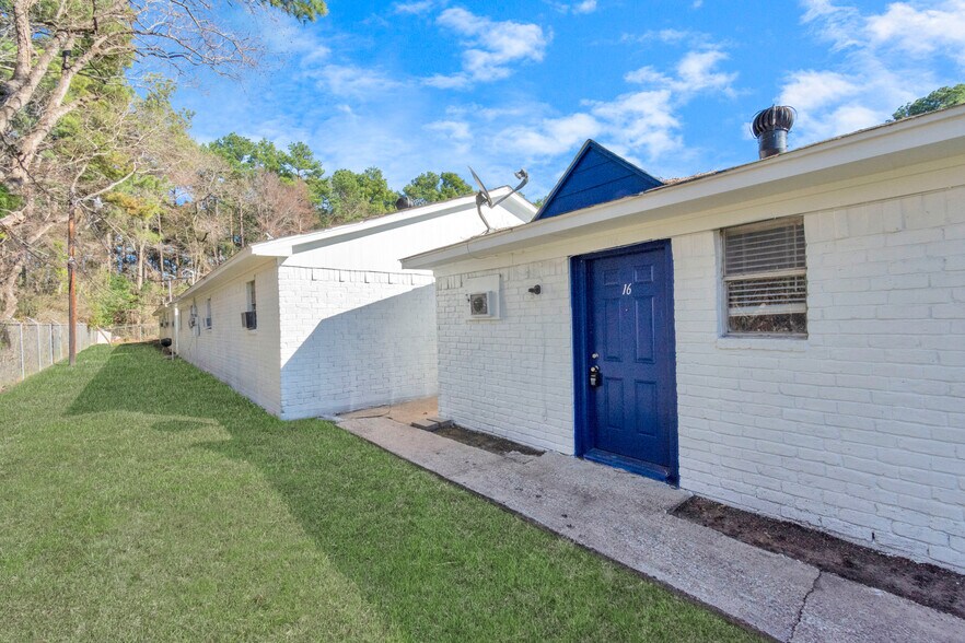 More Photos Of 409 Austin Rd, Conroe Apartments For Sale