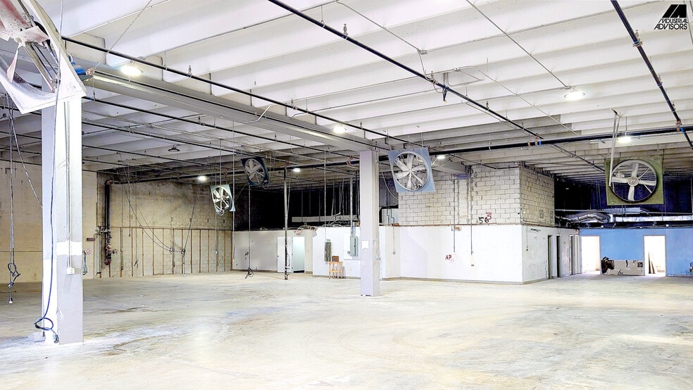 More Photos Of 16350 NW 48th Ave, Miami Warehouse For Lease