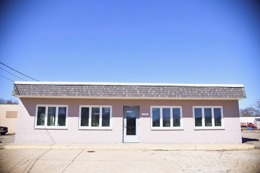 More Photos Of 735 Crofton St SE, Grand Rapids Warehouse For Lease