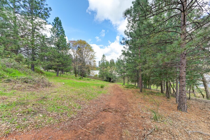 More Photos Of Whitcomb Ave, Colfax Land For Sale