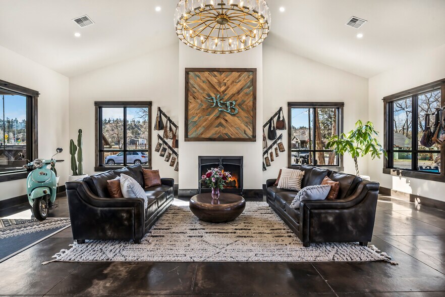 More Photos Of 19885 7th St, Bend Flex For Sale