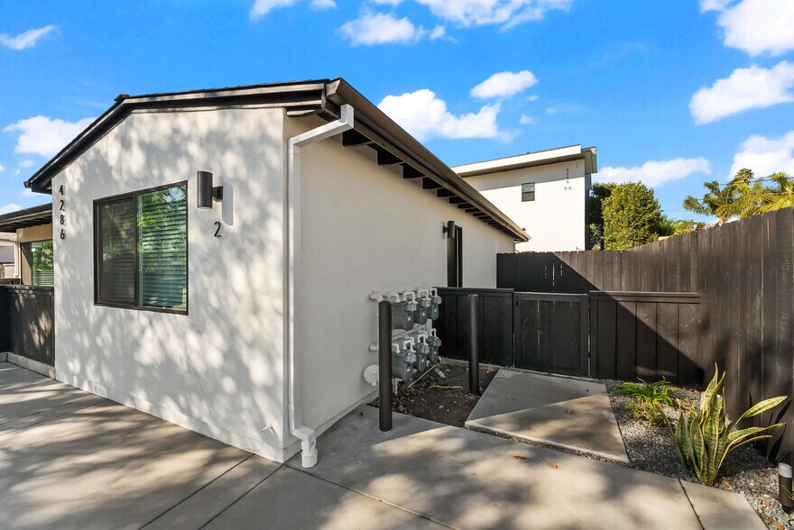 More Photos Of 4286 Samoset Ave, San Diego Multifamily For Sale