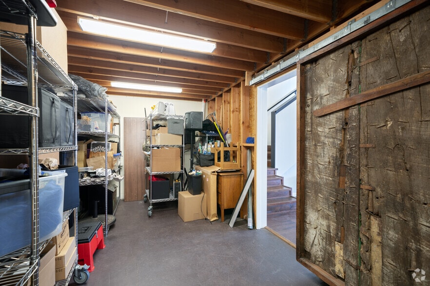 More Photos Of 1940 Union St, Oakland Warehouse For Lease