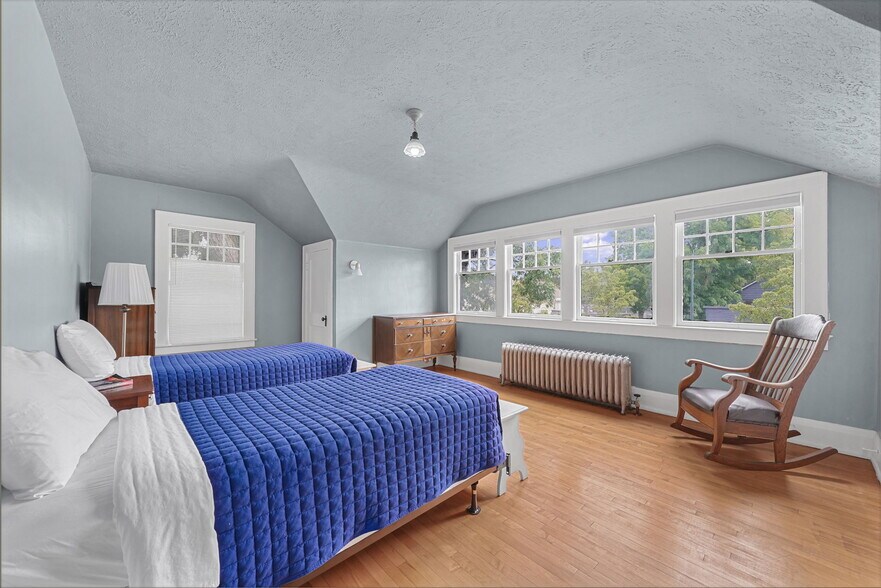 More Photos Of 530 S Union St, Traverse City Medical For Sale