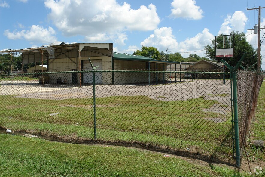 More Photos Of 6828 College, Beaumont Manufacturing For Sale