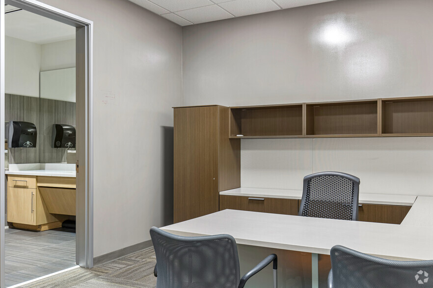 More Photos Of 5475 S Decatur Blvd, Las Vegas Research And Development For Lease