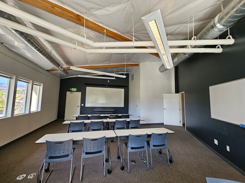 More Photos Of 5605 Riggins Ct, Reno Office For Sale