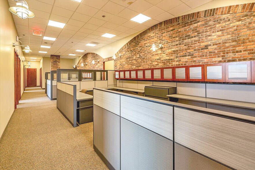 More Photos Of 1446 Spring St, Paso Robles Office For Sale