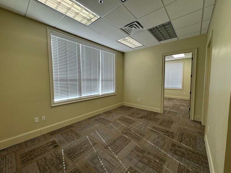 More Photos Of 2446 Caffey St, Hernando Office For Lease