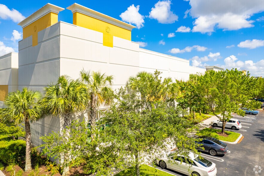 More Photos Of 4020 NW 126th Ave, Coral Springs Distribution For Lease