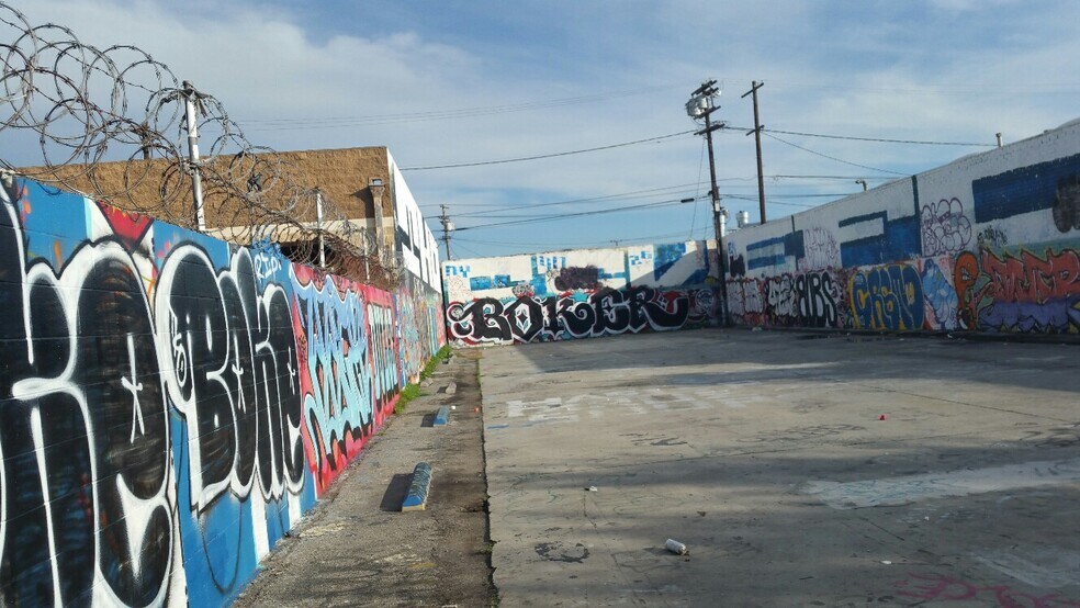 More Photos Of 3816-3818 S Broadway, Los Angeles Manufacturing For Lease