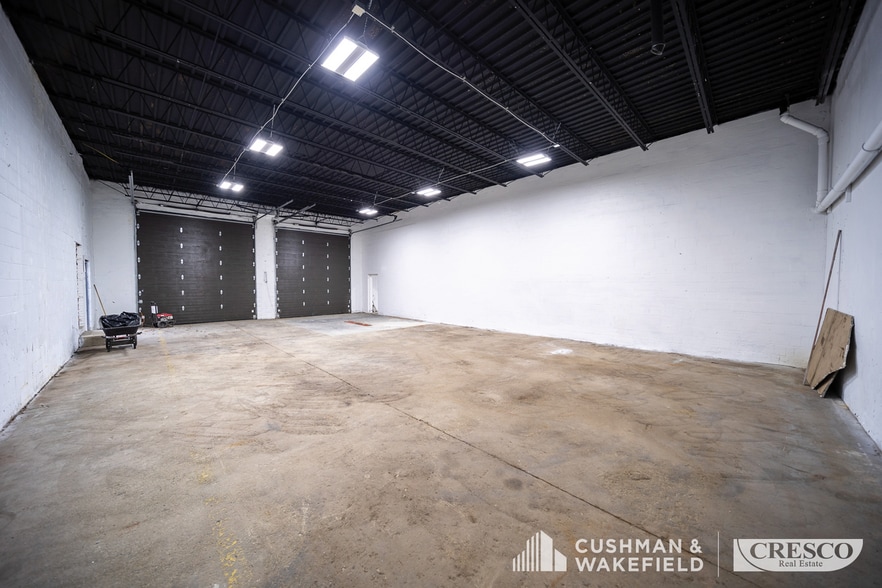 More Photos Of 2636 Brecksville Rd, Richfield Service For Lease