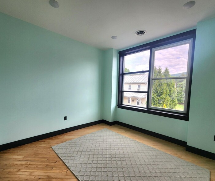 More Photos Of 353 Main St, Catawissa Office For Lease