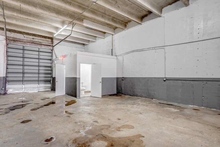 More Photos Of 14080-14118 SW 139th Ct, Miami Light Manufacturing For Lease