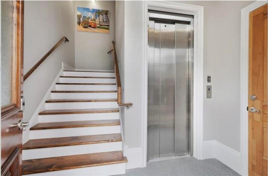 More Photos Of 5808 Magazine St, New Orleans General Retail For Lease