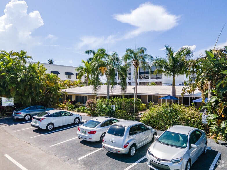 More Photos Of 2648 NE 32nd St, Fort Lauderdale Hotel For Sale