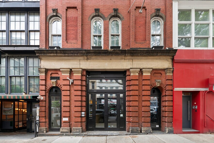 More Photos Of 109 W 17th St, New York Storefront Retail Office For Lease