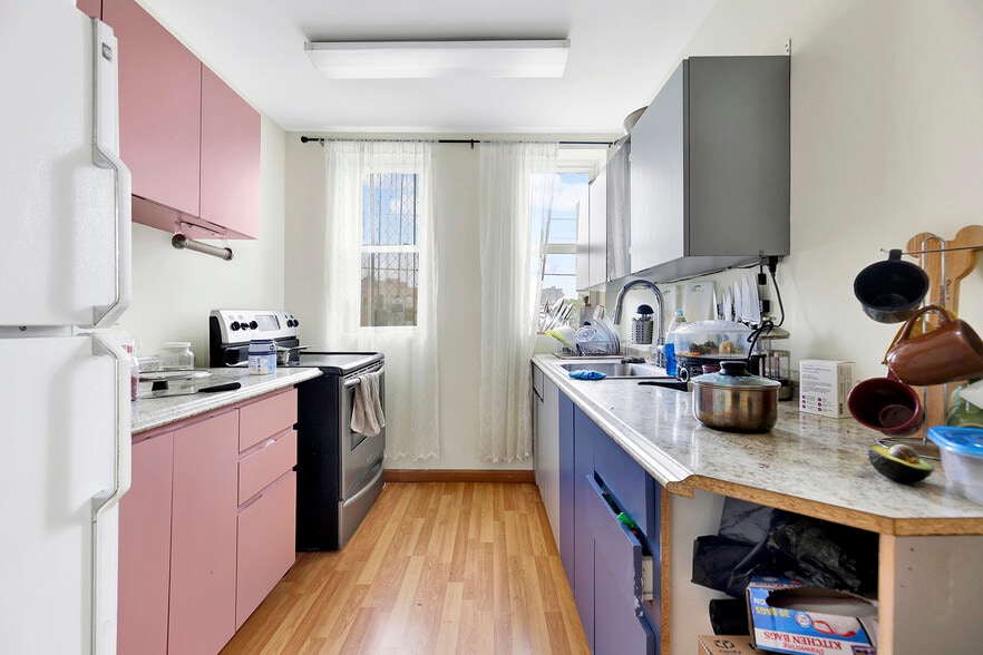 More Photos Of 3099 Coney Island Ave, Brooklyn Medical For Sale