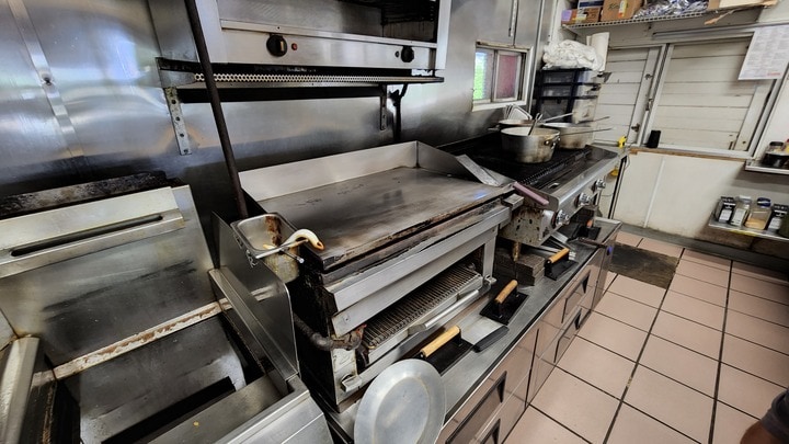 More Photos Of 302 Middle Rd, Blue Point Restaurant For Sale