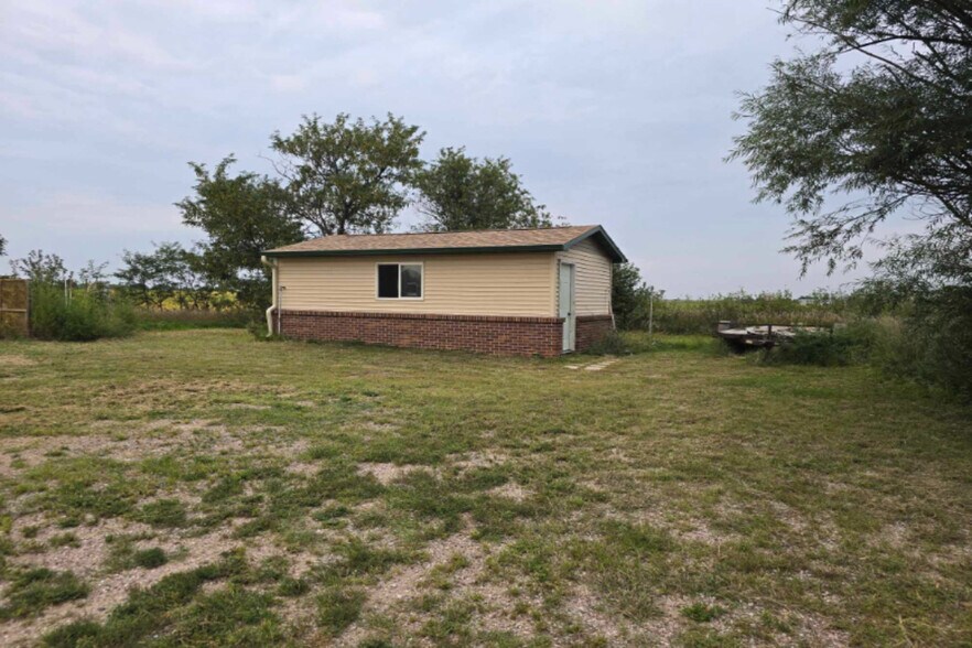 More Photos Of 748 E 12th St, Imperial Hotel For Sale