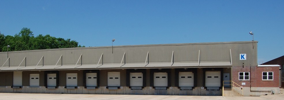 More Photos Of 70 Sewell St, Glassboro Warehouse For Lease