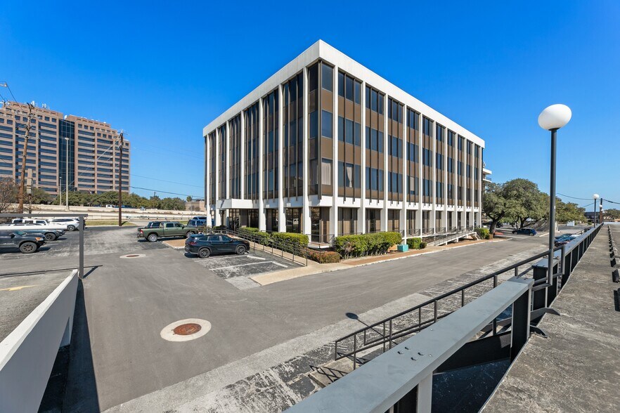 More Photos Of 1802 NE Loop 410, San Antonio Office For Sale