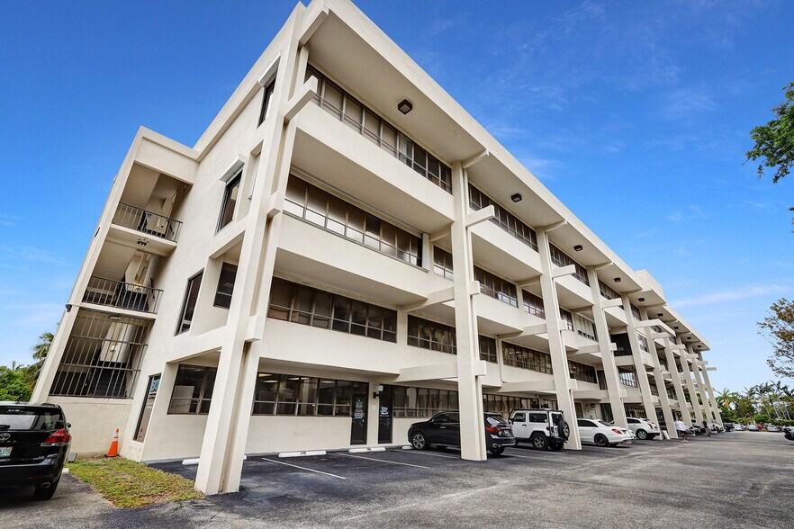 More Photos Of 639 E Ocean Ave, Boynton Beach Office For Lease