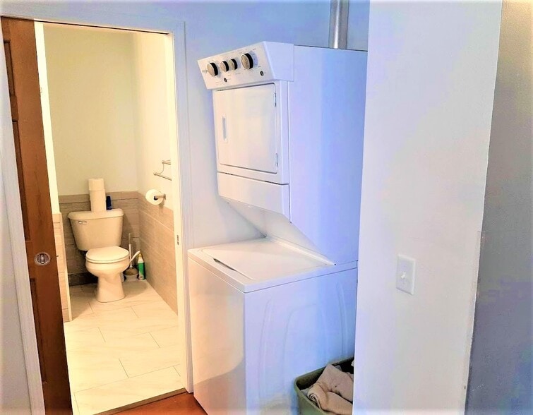 More Photos Of 301 Dewitt St, Portage Restaurant For Sale