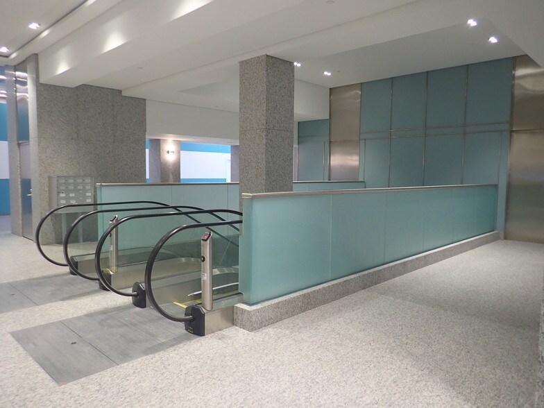 More Photos Of 160 Elgin St, Ottawa Office For Lease
