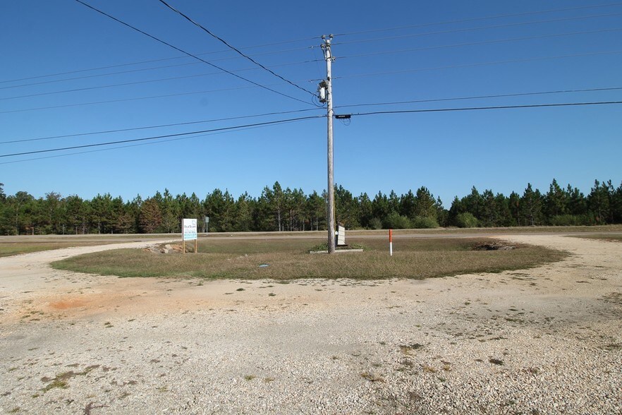 More Photos Of 3207 Highway 63 S, Lucedale Storefront Retail Office For Sale