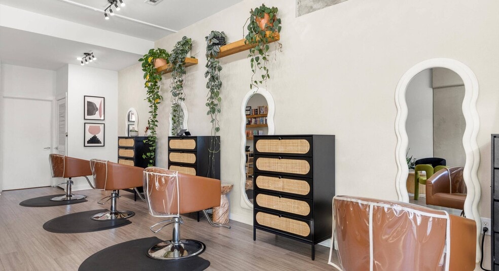 More Photos Of 4361 S Congress Ave, Austin Apartments For Sale