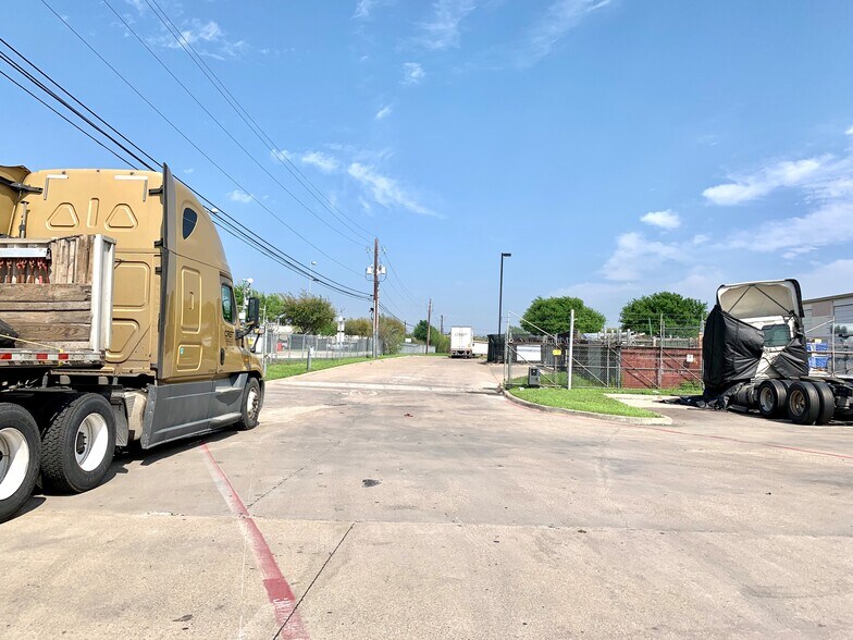More Photos Of 9773-9777 Harry Hines Blvd, Dallas Truck Terminal For Lease