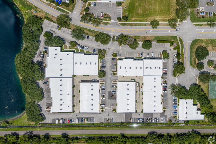 More Photos Of 200 Business Park Cir, Saint Augustine Light Distribution For Lease
