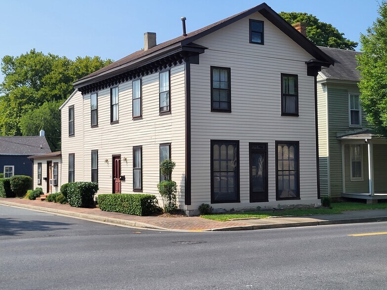 More Photos Of 416 Goldsborough St, Easton General Retail For Sale