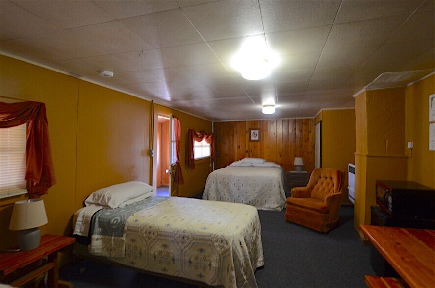 More Photos Of 108 Bailey St, Lima Restaurant For Sale