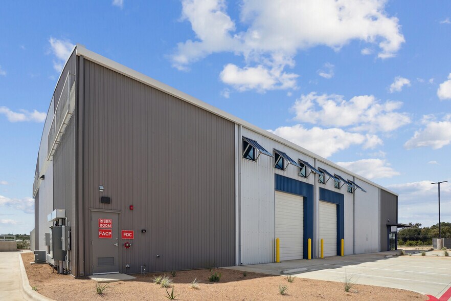 More Photos Of 5601 FM 973, Del Valle Unknown For Lease