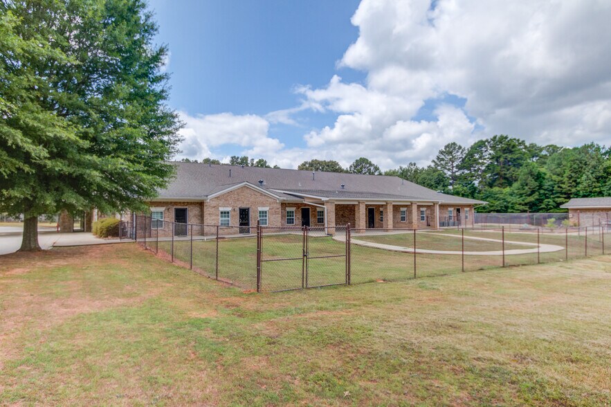 More Photos Of 495 Harbins Rd, Dacula Daycare Center For Sale