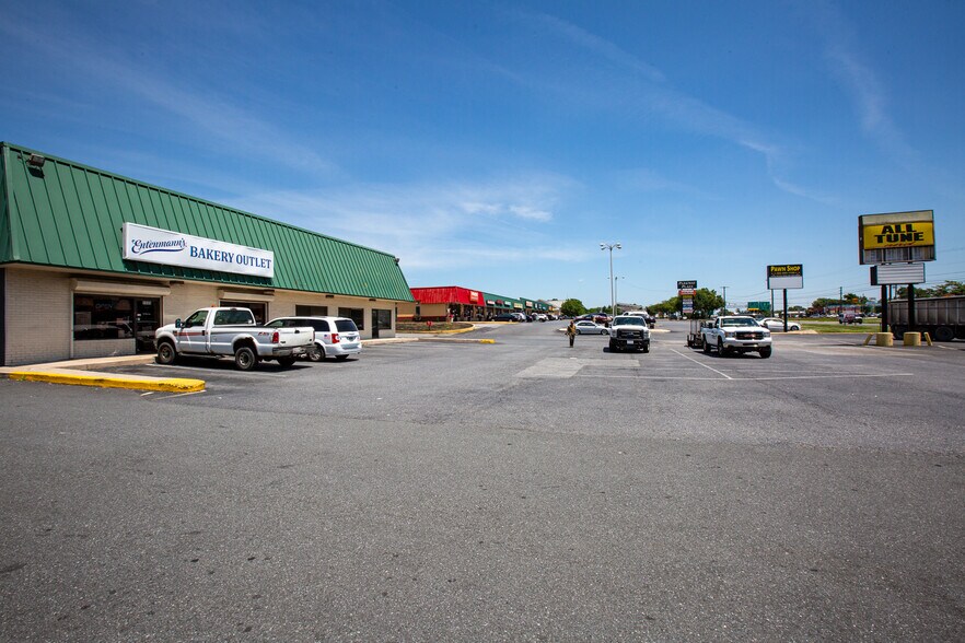 More Photos Of 1505 N Dupont Pky, New Castle Unknown For Lease